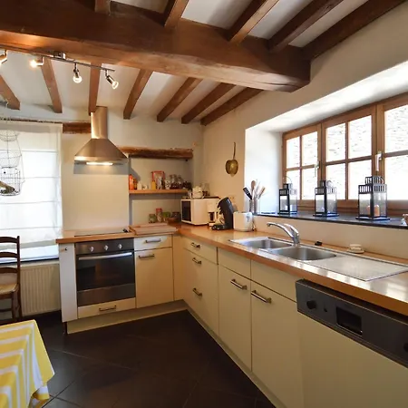 Cozy Near River, Cleaning Included Vakantiehuis