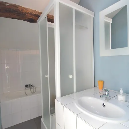 Vakantiehuis Cozy Near River, Cleaning Included *